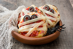 Mini Mummy Pizzas
