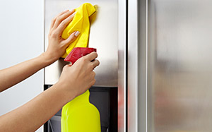 How to clean stainless steel