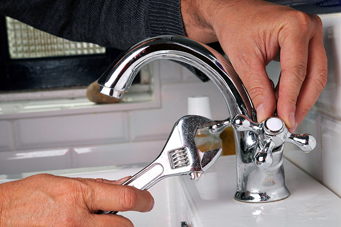 When making a faucet replacement in your home, check the faucet hole configuration you need.